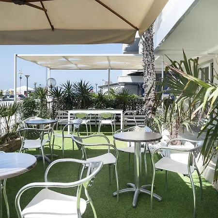 酒店 Solemare E 米萨诺阿德里亚蒂科